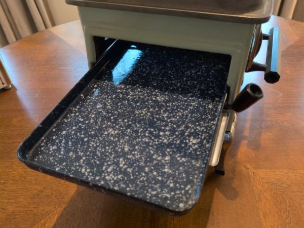 Cooking pan partially pulled out