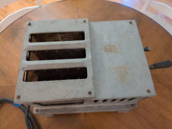You can see just how beefy the top plate is.